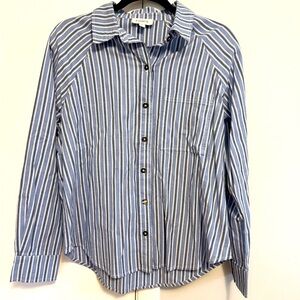 Evereve Casual Button Down Shirt size small